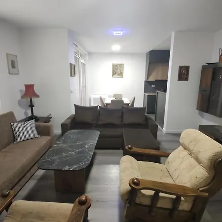 Kiril Apartment *
